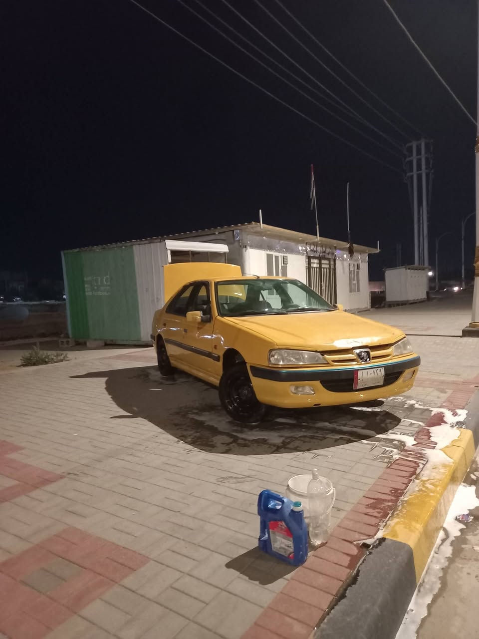 السلام عليكم بيجو بارص مديل 2010 مكينه وكير خير من الله كهربايات كله شغاله جاهزه سياره حلوه وكاعده حداديه وتخم تاير انضاف داخل جديد سياره ملكوط خياسه ومصبوغه مصفره هيئه وغرامات وتحويل ثاني يوم السعر 25 وبيه مجال بصيط مكان سماوه رقم الهاتف ***********
