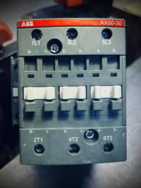 ورحمه لله وبركاته يوجد لدينا كونكترات ABB ثلاثي 160 امبير -190 امبير ا...