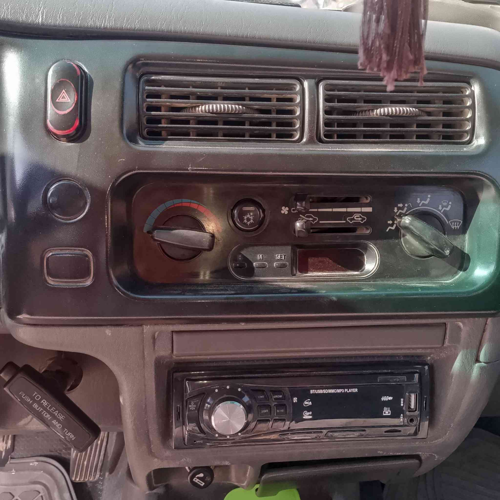 للبيع بسمي كيرمحرك ونجي4 اوتو السياره بلاد مامصبوغه كامله من كلشي ماعده التبريد السعر 83 ورقه بصره قضاء القرنه تحويل ثاني يوم


**إذا كنت صاحب هذا الإعلان وتريد حذفه لأي سبب، رجاءا أرسل رسالة إلى الدعم الفني**