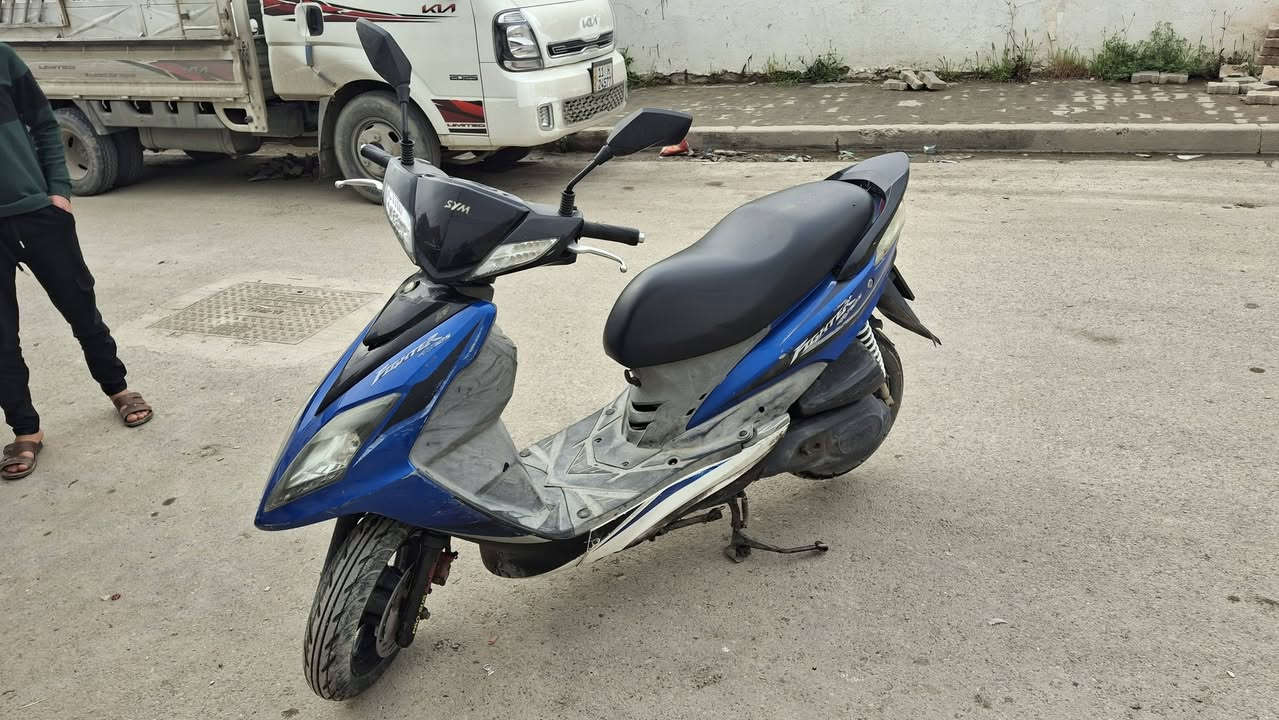 سلام عليكم دراجه سيام مال رمبه شغاله سلف وهندر مكينه مفتوحا سعر ٤٠٠ وبيها مجال مكاني بغداد الحريه الرقم ***********
