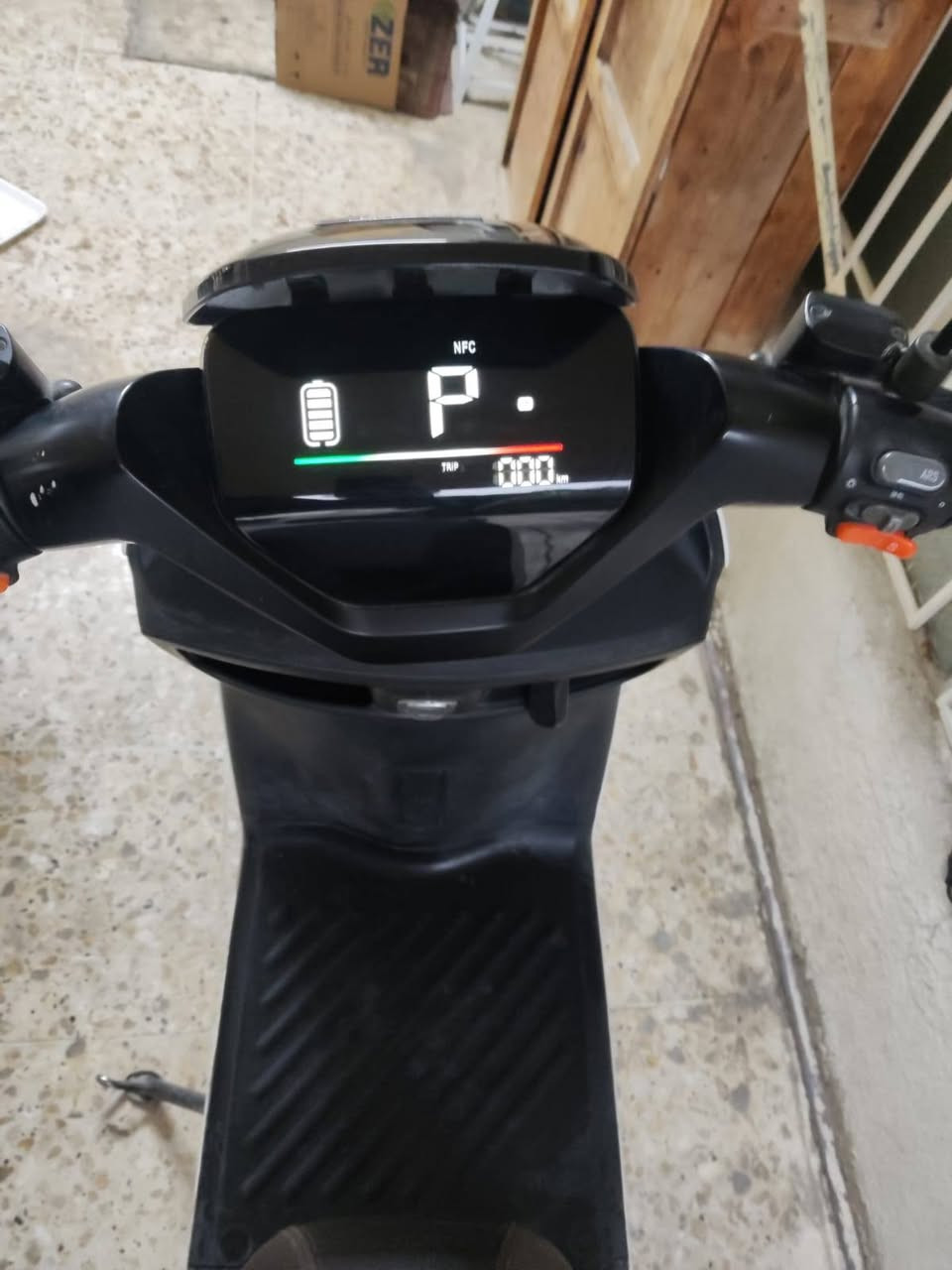 السلام عليكم ..للبيع 800 الف .بيها مجال بسيط..  6 بطاريات . ملف 1400 . مكاني بغداد الكرخ اقرب نقطة نفق الشرطة...التواصل خاص او واتس اب *********** ابو يوسف تحياتي للجميع
