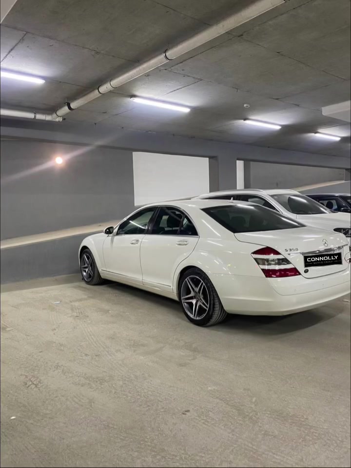السلام عليكم 
مارسدس s350 2006 w221
- لون غرفة اسود+
- مري شفط
- جنطة شفط
-  فتحه سقف
-شاشه + ماوس 
-ستيرن كهرباء + تحكم ستيرن جهتين
- تبريد منفصل + قطعتين تبريد 
-كشنات كهرباء جهتين
-تدفئه كشنات 
-خزن ميموري 
-وضعيات قياده E-S-M
-اشاير مري 
-كروس سرعه 
-شاشه + تحكمات
-جام بلورايز بلادي
-بلوتوث بلادي 
-ويل ١٨ AMG
-كامرة خلفية بلاد
وباقي المواصفات معروفة
ماشية 153 الف   بيهه قطعتين كلير فقط . سياره جاهزة 
السعر 185 وبيها مجال
الشراي يتصل ‭٠٧٧٣ ٦٥٩ ٦٣٠٢‬  متوفر واتساب فقط 

‭٠٧٨٩ ٠٤٥ ٢٢٠٤‬اتصل
