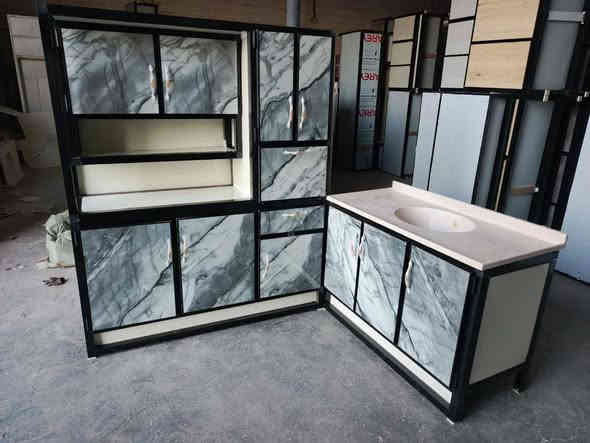 كاونتر متر ونص 3. قطع 
السعر 250 , فقط 
الحجز ***********
