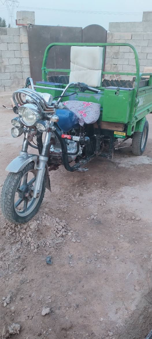 سلام عليكم ستوته موديل 2020 محرك 24  مكفول وما مفتوح نقصه بس باتري  وجوزه ويشتغلن الكهربايات بيه تلحيضات قليله ستوته وراق كامله كمرك مدفوع  كامله   مكاني تقاطع نهروان سعر 1250وبيه مجال  
رقم ***********
