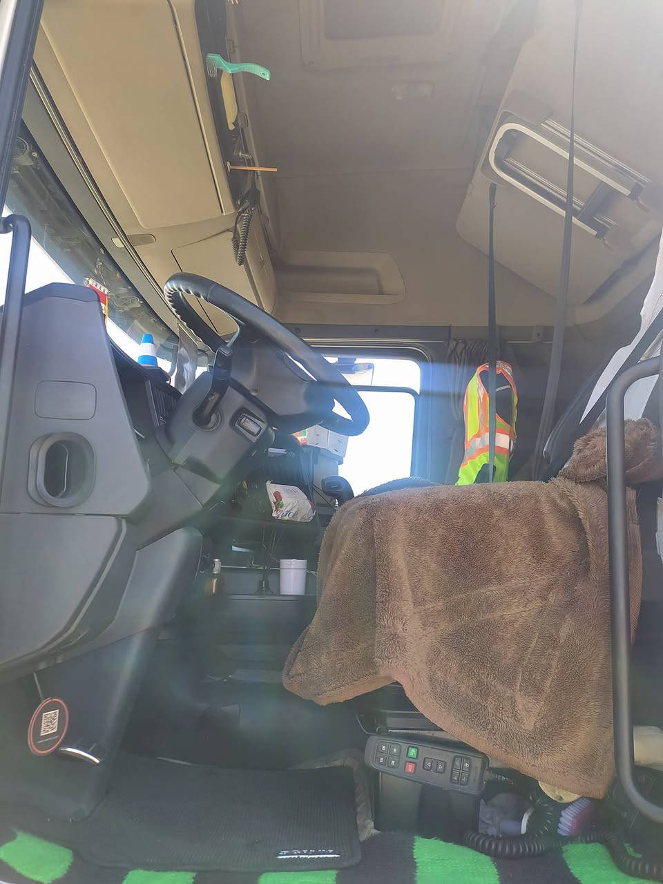 سكانيه للبيع موديل 2014 تخم تاير كير3 3 رتايدر ثلاجه رأس بلادي عربانه خالد الجنابي سنويه جديد ***********
