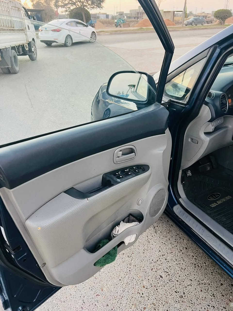 راندو للبيع موديل 2008السياره جاهز ع اخر حبايه سعرها 88وبيها مجال مكاني بابل ***********
