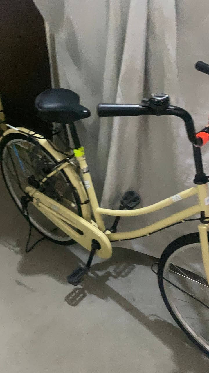 السلام عليكم
باسكل للبيع 
135 وبي مجال حك الجيه 
مال مستعجل. 
نجف حي المكرمه 
***********/ استفسار واتساب او ماسنجر
