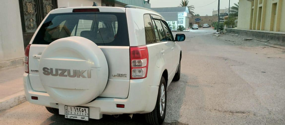 سازوكي ياباني اصل وارد خليجي ٢٠١٤ باسمي مكاني حله 
محرك ٢٤٠٠  كير كفاله سياره جاهزه مابيه نقص 
بيه هواي مواصفات بصمه اشاير بالمري الضرر ٣ قطع صبغ ...
#السعر ١٠٥$ وبيه مجال
#للاستفسار الاتصال على الرقم ***********

