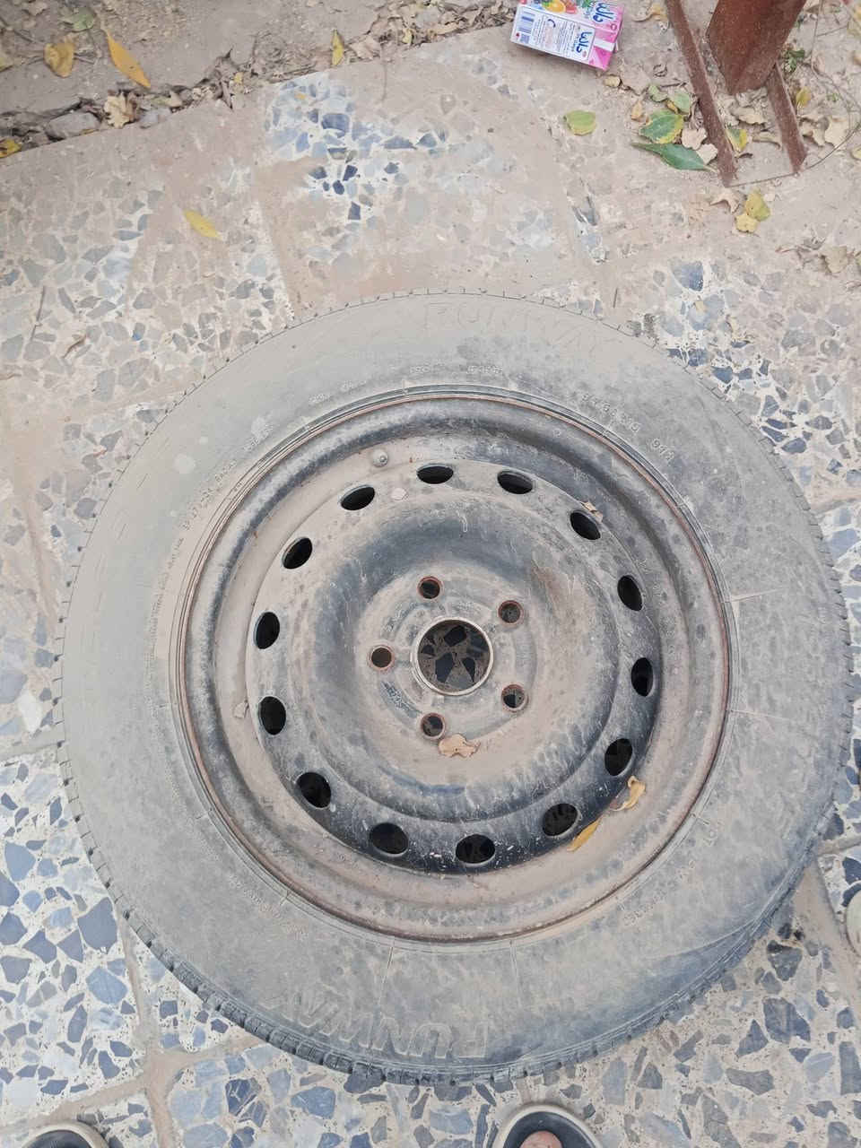 السلام عليكم من رخصة الادمن ادوات لكنزا للبيع
دشبول جديد كامل جيب وشد 225 الف 
بطاين صندوك 40 
ساعة دشبول امريكي 25 
لوي و قاعدة دبل 30 
دعاميات متضررة ثنينهن 75
فلينة مال دعامية خلفية 15
كيس مال مكينة 2000 مسكر 25
ويل 5 ستد مع تاير نص عمر 40 
*********** /***********
شراي اتصل و تدلل ملاحظة الاسعار نهائية
