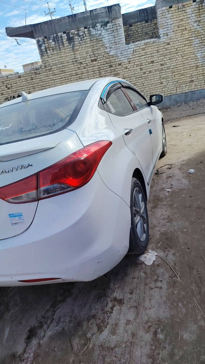 سلام عليكم النترا مديل2014 خليجي مكفوله
كفاله عامه سنويته منتهيه توه بيه تكحيلات قليله
سياره احلائ من صور سعر 110 وبيه مجال قليل
رقمه ومكانه  ذي قار مكلف بل نشر نتصل فقط
***********
