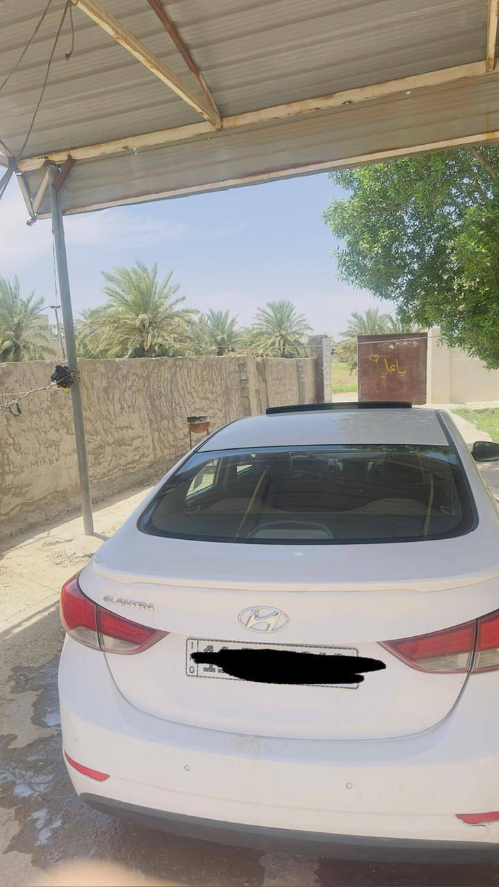 سلام عليكم النتر ٢٠١٥ خليجي فول              موصفات فتح داخل صاج.                 السيار جديد تخم تاير سيار تبريد ❄️ السيار مكين وكير نضيفات السيار بيه شوي صبغ بال بالبريد والباقي كفال.                 مكان السيار بغداد المحمودية رقم الهاتف ***********. سعر ١٢١ وبيه مجال حق الجيه
