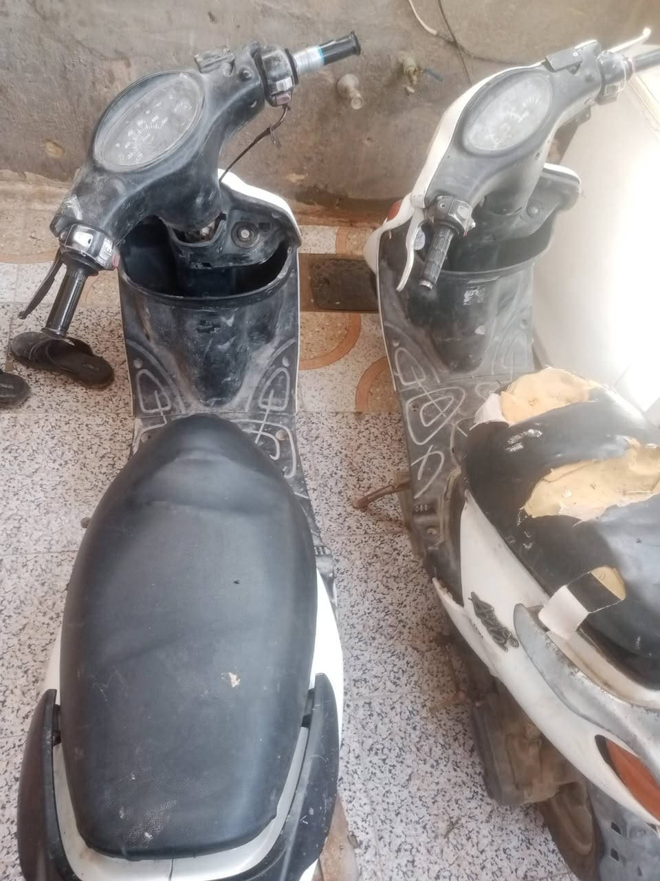 دراجتين اكزز للبيع مكان سوك الشيوخ رقم ***********
