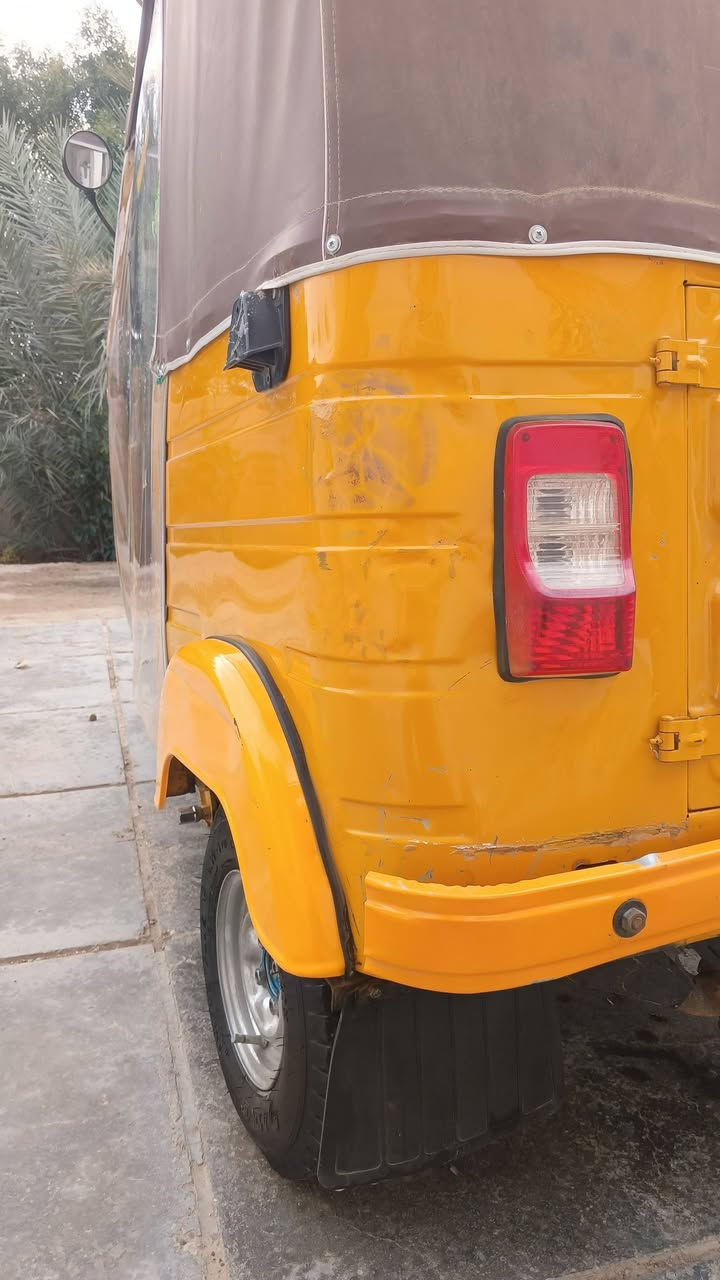 السلام عليكم تكتك للبيع موديل 19 رقم واسط مكان واسط النعمانيه فيها شويه بارد بصف البكلايات الستفار ***********
