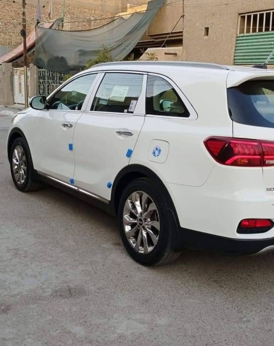 مكلف سورنتو 2018شكل ال20 السيارة مكفولة
دبل شباك مكفوله سونار موجود 
مواصفات معروفة 
كشتات كهرباء 
نضام ترحيب 
شاشة كار بلي وهواي مواصفات 
استفسار اكثر اتصال غير متواجد على الانترنيت 
***********
