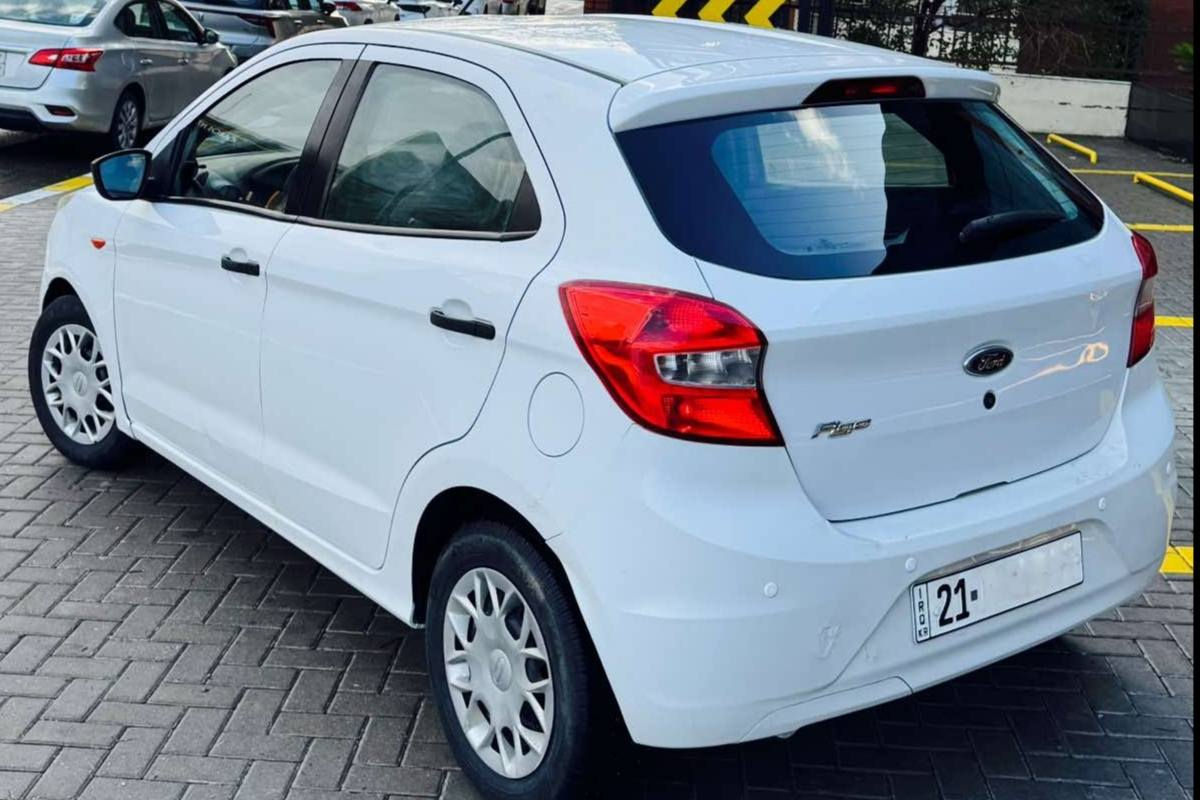 فۆرد فیگۆ 2018 ٤ پستۆن خلیجی 
(٦٩.٠٠٠) هەزار ڕۆشتووە سفری شەریکەی القاسد 
(٢سویچی بیلادی) لەگەڵە فوول مواسەفات 
شاشە بلوتوز ئۆکس usb سووکان ڤۆلیۆم 
وحاسەی دواوە لایت کارەبای بەرز و نزم ئەکات 
چوار تایەی تازە سەنەوی ژێنگەو ڕێگەوبان تا ٢٠٢٩ 
بەناوی خۆمەوەیە تەپەی گێڕی نیە بە شەرت 

سعر: لە کۆمێنت داوای بکە ڕاستەوخۆ بۆت دێت 📩 

گێڕو مەکینەی بڕغوی با نەدراوە و زۆر تازەیە 
کامل سێرڤسم  کردووە 
٤ پارچەی پەمپە بێ ناو گرتن بێ ئێرباگ 
نووکە دەرزی بەدەن و بەتانەشی گرتبووی 
١٠ وەرەقە ئەشکێنم سەیارەکە زۆر زۆر تازەو کەم ڕۆشتووە 
٢ دەسە لە شەریکەوە، 

ڕەقەم تەلەفون؛
***********
***********
