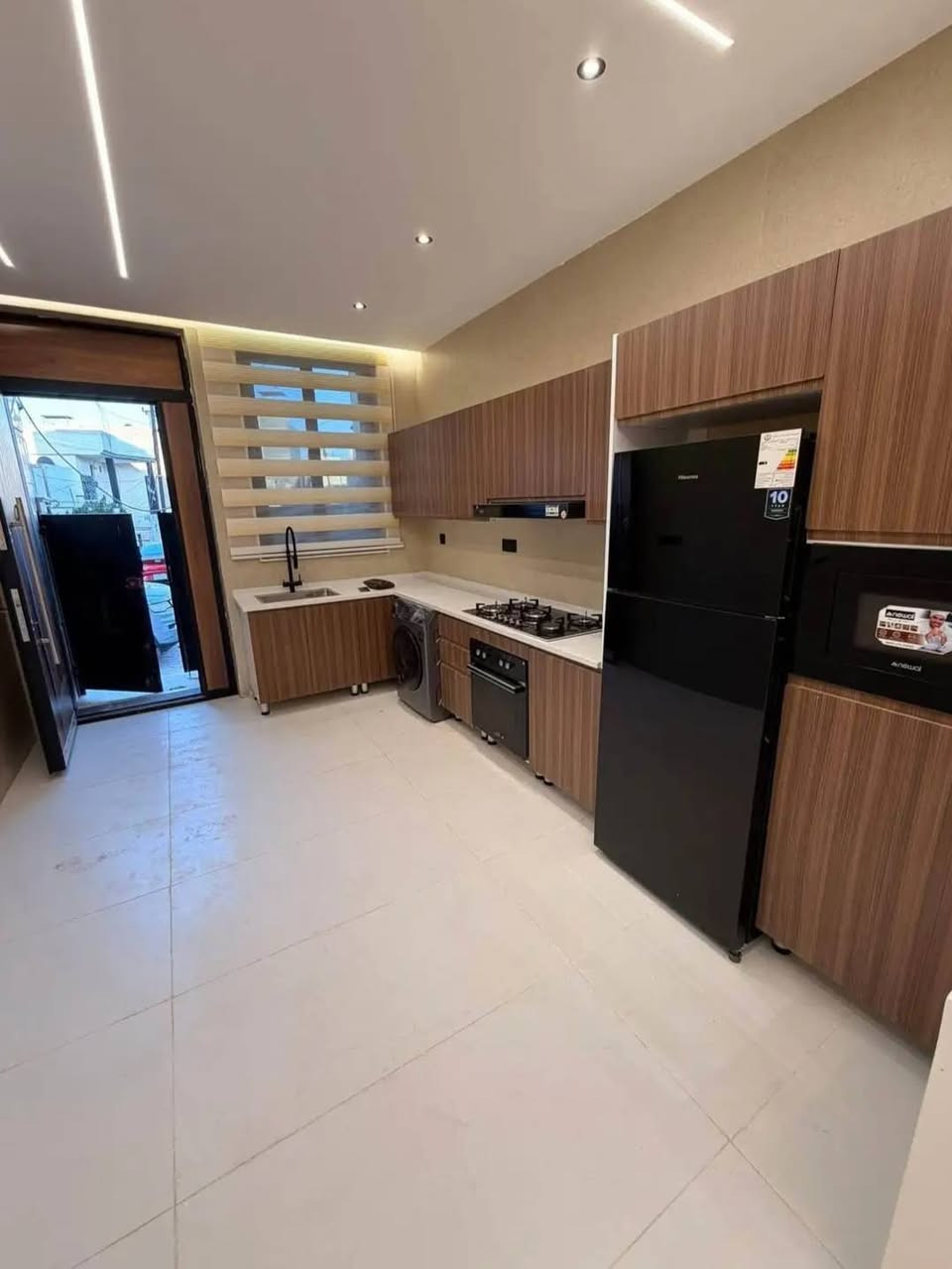 السلام عليكم 

تم انجاز بيت المنصور 
عمل. جبس بورد +اناره هادء 
صبغ البيت بالكامل من شركة جوتن 
للاستفسار مراسلة الصفحه او واتساب ع الأرقام التاليه 
***********
***********
