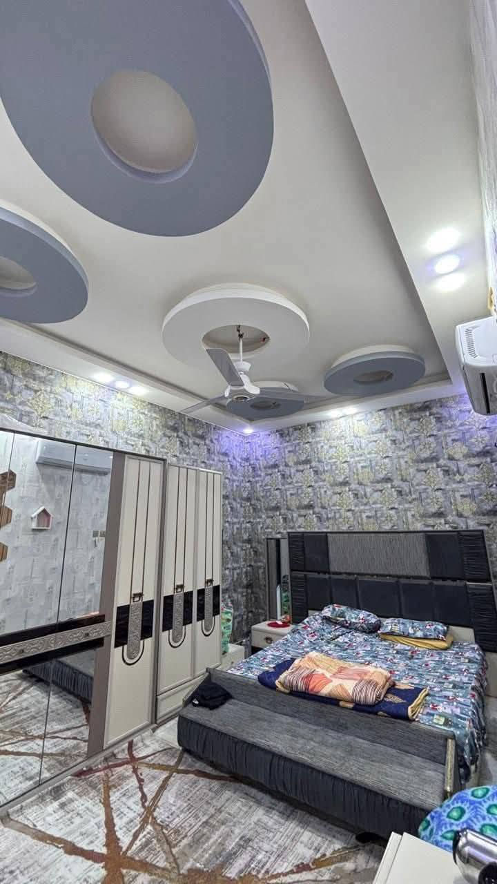 #دار_للبيع_نجف_حي_السواق_الحوراء
للبيع دار في حي السواق بناء حديث سنة 2025 مساحة 220 متر شارع 20 طابقين اربع غرف 4 منام صالتين وستقبال مطبخ تخاريج السعر 650 قابل للتفاوض
للاستفسار ماعليكم سواء مراسلتنا او اتصال بنا
*********** ابو ديما العنزي
*********** ابو جلال الزاملي
