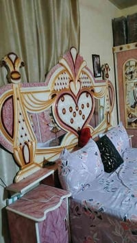 غرفة نوم مستخدمه اخت الجديده عراقي   نضافه 95بل 100.  سعره 750.  وبيهه...