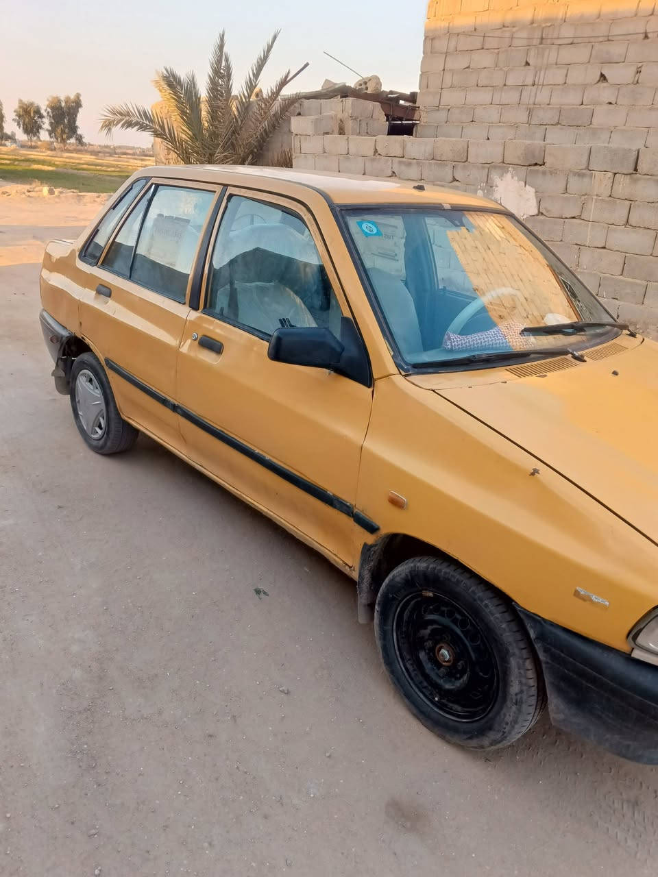 السلام عليكم سايبه موديل  2013سياره مصفره هيئه وغرامات سياره رقم الماني   سياره جاهزه  من كلشي مكينه كير حداديه تخم تاير غرفة مدوشمه سياره جاهزه مال شغل السعر 28وبيها مجال ***********
