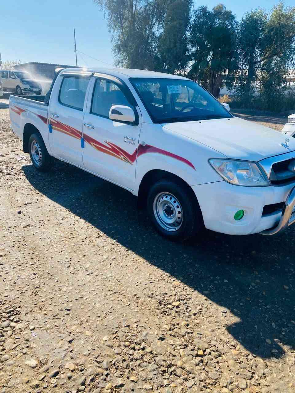 فلاونزه للبيع موديل 2011كيرعادي رقم واسط لاماني تحويل ثاني يوم سنويه مجدده تخم تاير شاصي 12سياره جديده جدا بيه سونار موجود بالمنشور السعر 165$وبيه مجال للشراي مكان السيارة واسط الصويرة الاستفسار ***********
