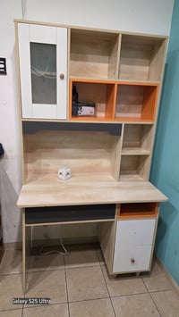 ميز مكتبي قطعتين اليفده بحاله جيده بل B3  للتواصل 07705121115 السعر 10...