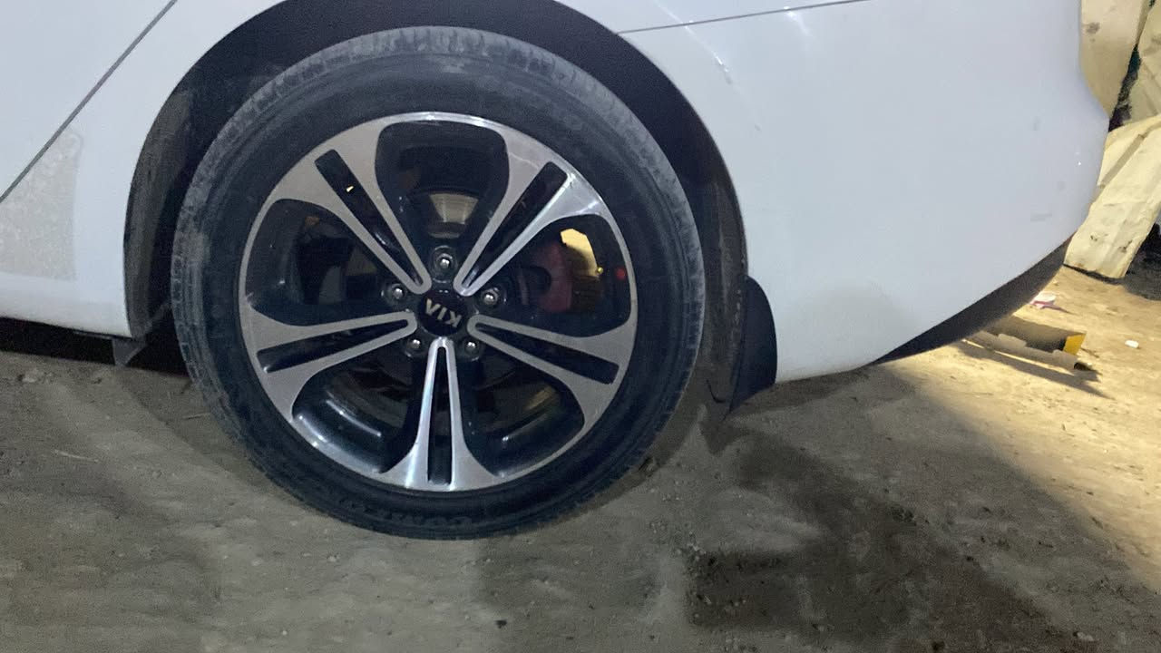 ويل سيراتو البيع و مروس نضيفات حيل   حجم 17
***********
