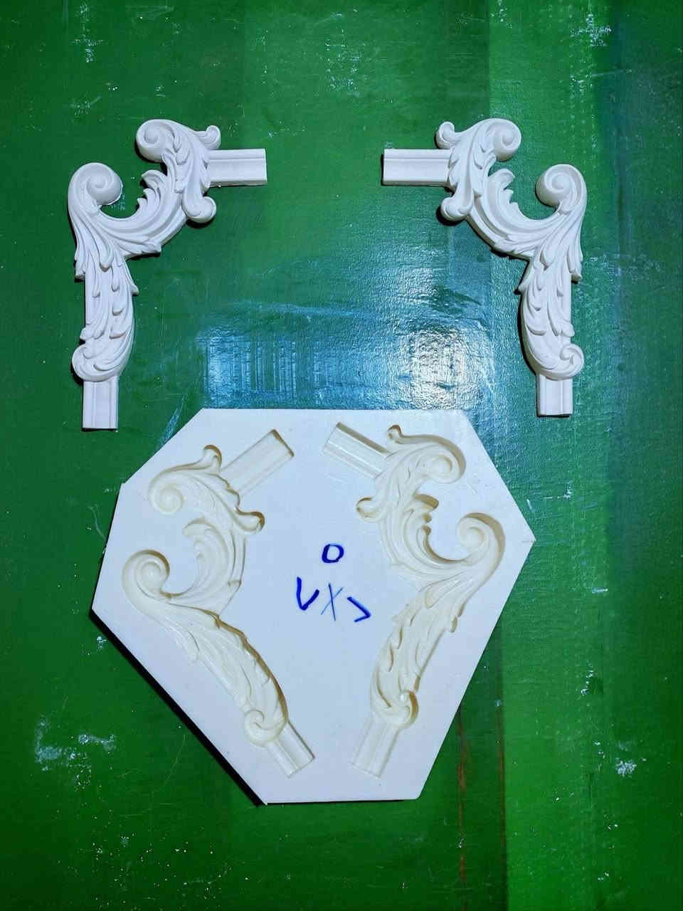 كارگەی دیکۆراتی شاهانە جوانترینو 🏛
تازەترین نەخشی مەلەکیمان لابەردەستە
نەخشی بۆرەک وفلین ناونیشان🏛
جادەی گشتی بەرامبەری بانزینخانەی جەدیدە
🏛***********📲
بسم الله  معمل دیكورات الملكي 
متوفر فلك وكورنیشات🏦 
فلین و بورك نقش ملكي 🏦
متوفر جمله و مفرد 🏦
طوز شارع العام مقابل محطه الجدیده
