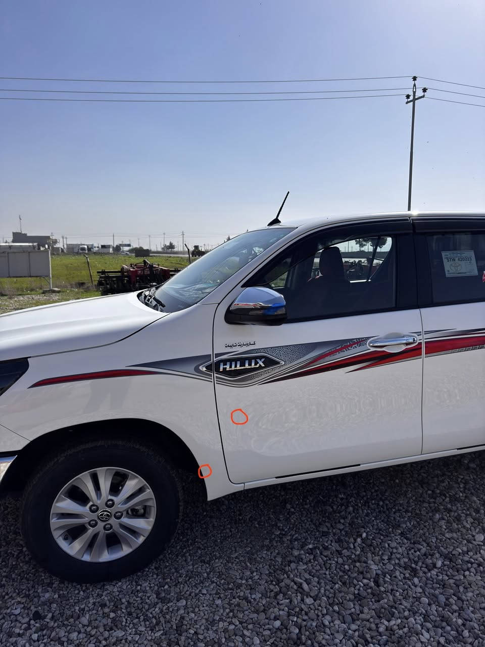 تويوتا هايلوكس ناصي موديل ٢٠٢٤ فول مواصفات أوتوماتيك السيارة حيل نضيفة بس عدها هاي الملاحظة رصعة صغيرة اذا ماتركز عليها ماتشوفه الموصفات بصمة تشغيل 
بصمة دخول ذكي باب سائق الراكب 
مراية شفط 
مراية كهربائية 
تبريد مقاعد 
تدفئة مقاعد 
لايتات اوتو 
شاشة كبيرة 
ابل كاربلي 
شاحن لاسلكي 
تبريد لمس 
تبريد قطعتين 
كير ٦سرعات 
مود ايكو 
مود البور 
حساسات كاميرا خلفية 
بصمة تشغيل عدد ٢
السيارة ماشية ٣٣٦٠٠ الف بعدها بضمان الشركة وبعد باقي الها تبديلة دهن وفلتر مجاني وباقي ضمان المحرك والكير سنة السيارة شركة جيهان سعرها٢٩٥ ورقة المكان دهوك شيخان للاستفسار ***********
