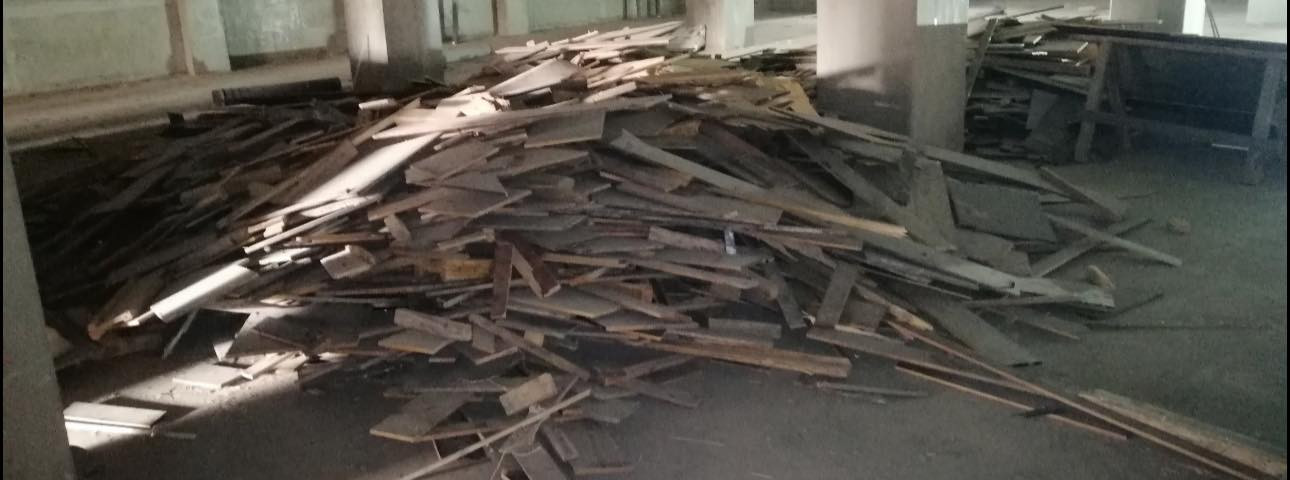 السلام عليكم ورحمة الله وبركاته
يتوفر بلاييود للبيع كما موضح بالصور باسعار رمزية 
للتواصل (***********)
