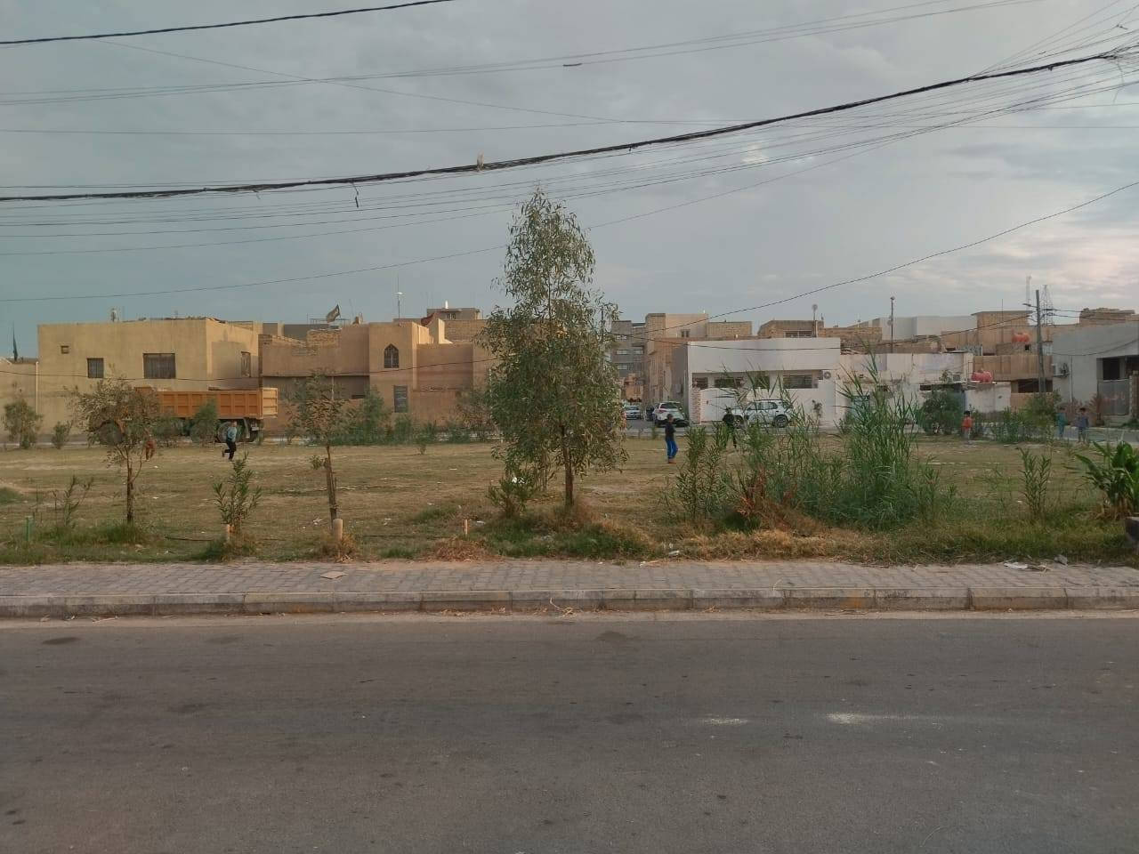 دار للبيع منطقه داموك المساحه ٢١٠ متر قرب شارع المثلث الوجه على ساحه الشارع ١٠ متر
البناء قديم 
الاستفسار الاتصال ***********
