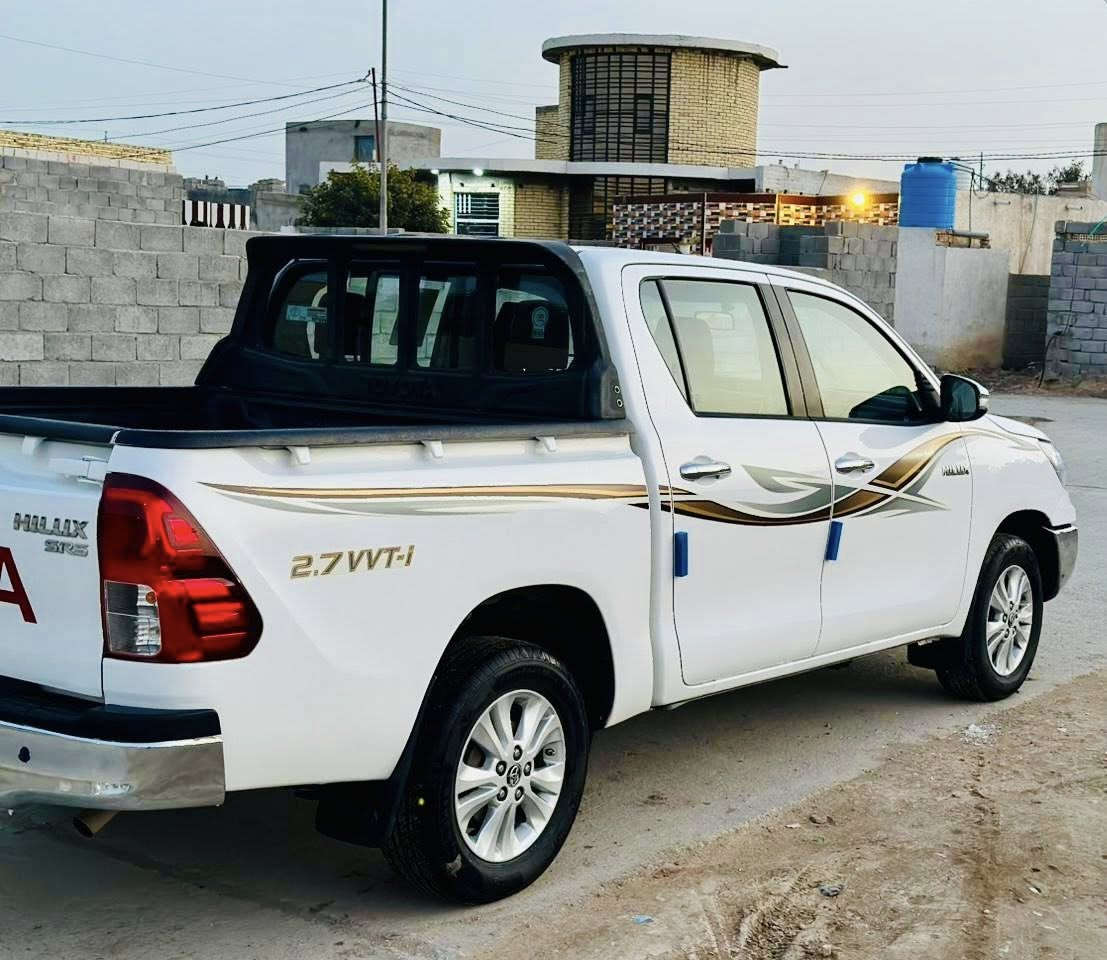 فلاونزه 2017 كويتي الساير باب اول مكفولة كفالة عامه كير اوتوماتيك تبريد قطعتين مكينه عله وضع الشركة صدر جديد تخم تاير يعني جاهزه من كل النواحي رقم بصره نكليزي مكان السياره ناصرية السعر 245 وبيه مجال 
رقم الهاتف ***********
‭0778 051 2555
