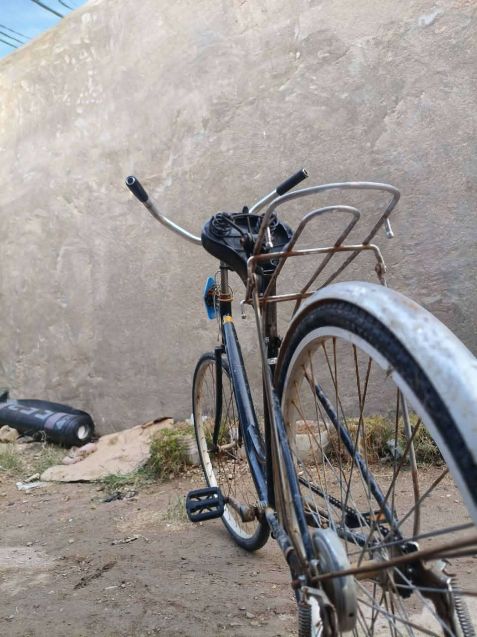بايسكل للبيع السعر خاص مكان القاسم قرب مدرسة مروج الذهب للتواصل *********** الخاص مفتوح
