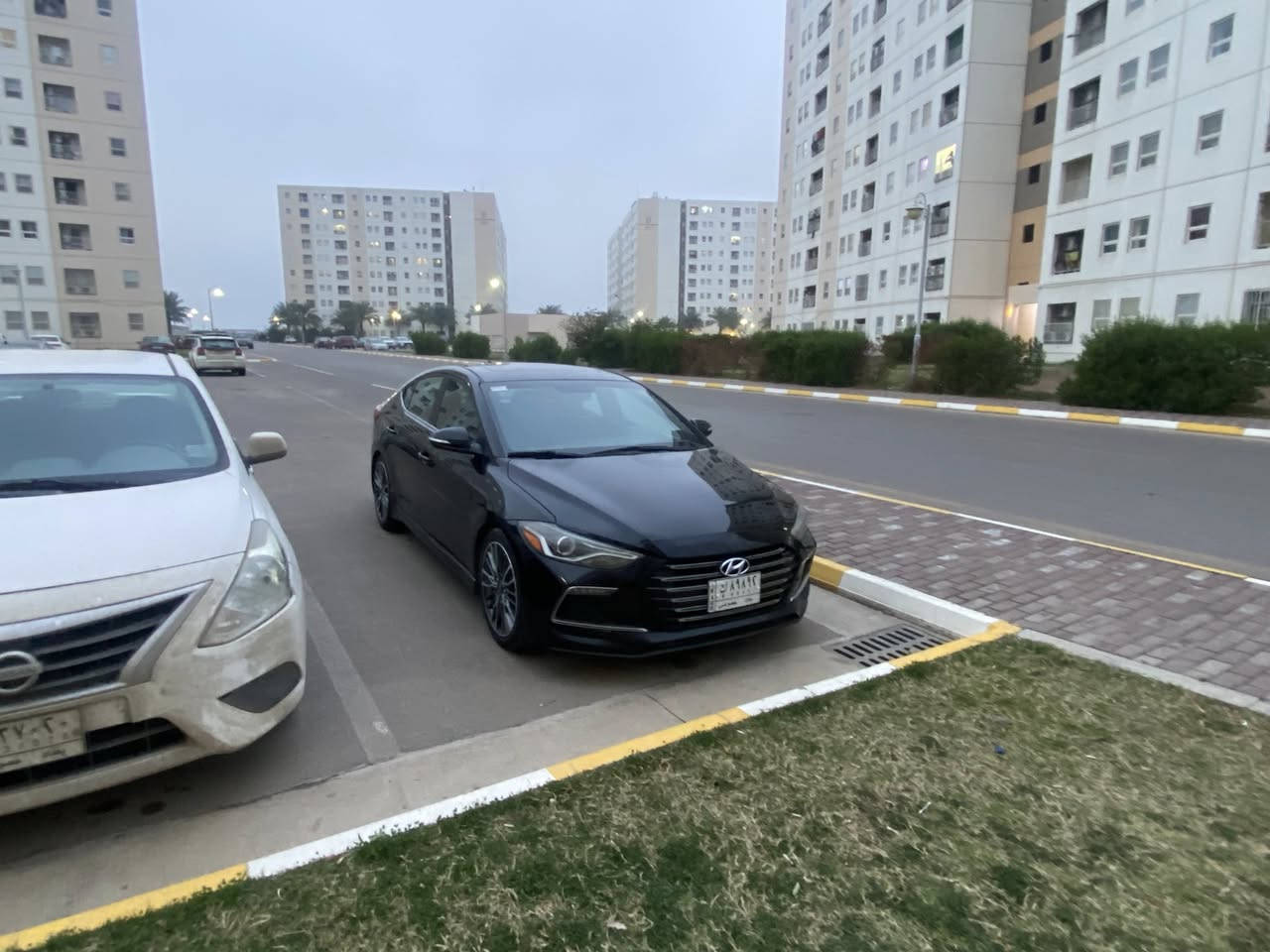 السلام عليكم
النترا 2018 سبورت infinity
وارد امريكي 
محرك ١٦٠٠ تيربو 
كير dct سبع نمر 
اكزوز رياضي بلادي
مواصفات ١/١ :
بصمة تشغيل 
كشنات حضن جلد مختومه sport 
تدفئة كشنات 
دشبول كاربون فايبر 
كيجات رياضي 
سلايد روف
ويل كب ١٨ كروم بلادي 
ستيرن حرف D 
شفتات بلستيرن 
سستم صوت سماعات انفنتي 
ماشيه 128 الف  ميل 
السعر 12,100$
مكاني بسماية / جميلة
***********
