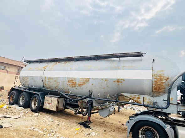 للبيع الشراي يتصل على الارقام التاليه ***********
***********
السعر 45ورقة مكاني بصرة قرب ساحة سعد
