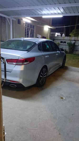 السلام عليكم غوالي مكلف بنشر اوبتما 2018 حدادث بدون ايرباك فقط البنيد مصبوغ 
والجاملغ بارد ماشيه 90 حقيقي وسونار بالمنشور رقم سليمانيه رقم صاحب السياره ‭0787 371 4300‬ مكان السياره بغداد جسر المثنى سعرها 135 وبيها مجال شي بصيط
