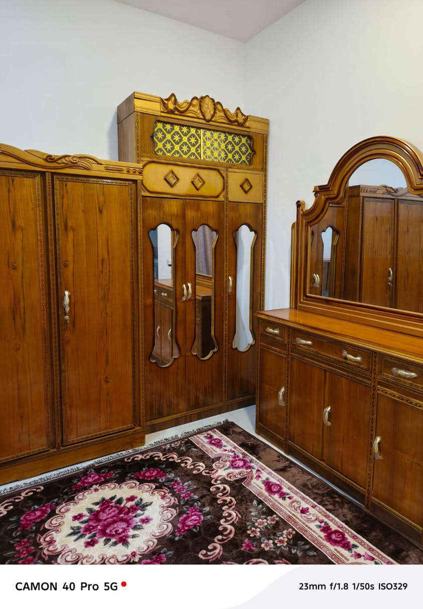 السلام عليكم ورحمة الله توفرت غرفه نوم كامله  وجديده غير مستخدمه شخط ما بيه جديده ساج اصلي جديد كامله عجبتك تجي شوفه وصور كدامك جديده سعره معروض 975 وبيه مجال لي تفاوض اي استفسار اتصال على رقم *********** او اكتب تعليق على منشور
