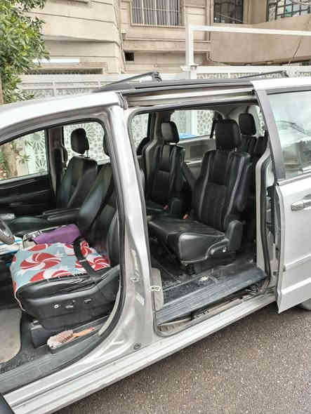 سلام عليكم كرايسلر موديل 12 فول مواصفات بيبان وصندوك كهربائي ثلاث قطع تبريد حادث جاملغ  من جانب سايق محرك 3600 كير مكفول تحويل ثاني يوم سعر 125ورقه وبي مجال اتصل على الرقم *********** بي واتساب
