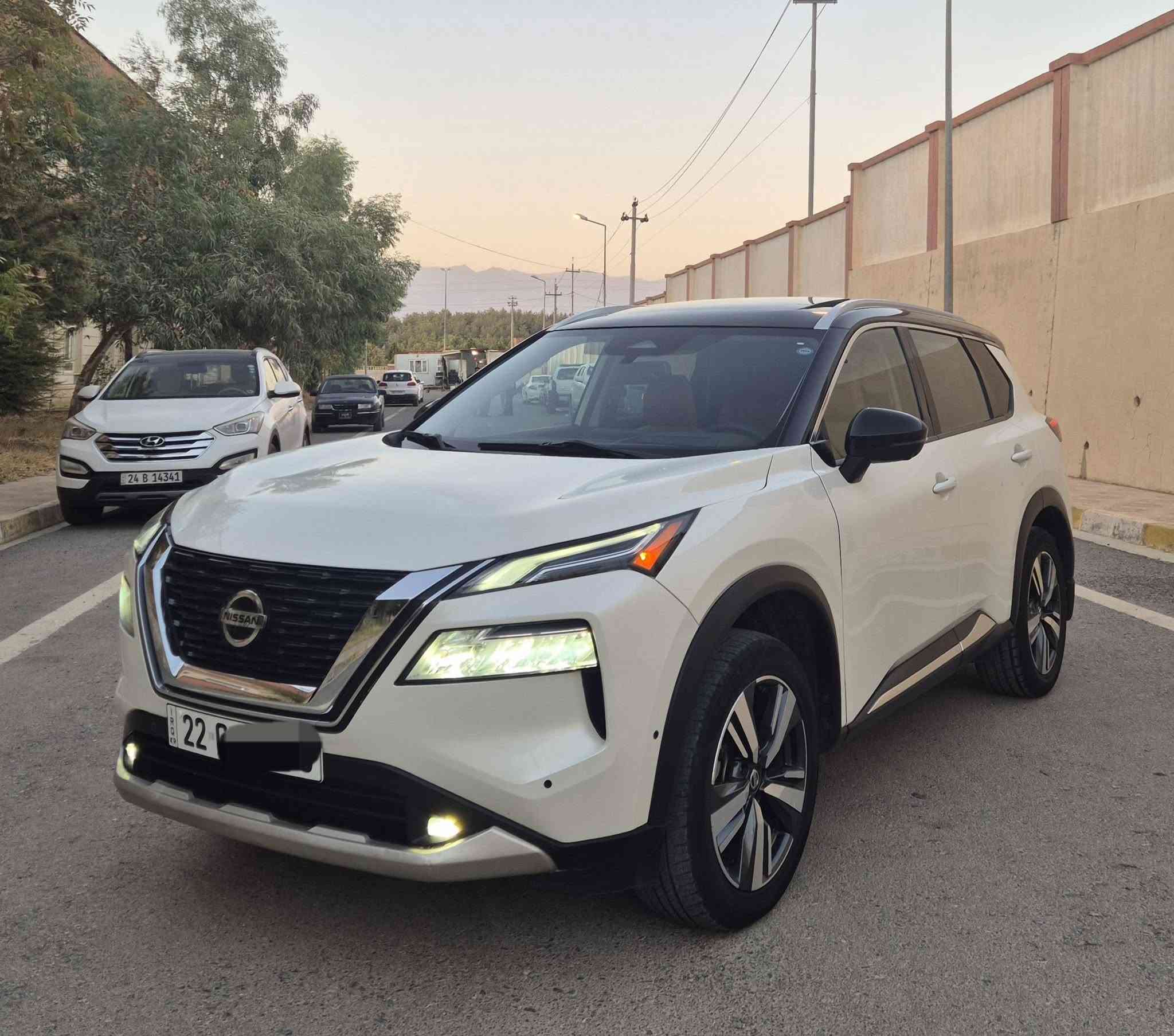 بسم اللە الرحمن الرحیم
نيسان روج 2021  platinum اعلی مواصفات ۱/ ۱ بس بدون فورویل
محرك ٤ سلندر 2500 cc 
جملغ و باب عکس سائق مبدل بلادی بدون صبغ و نصف بونت و باب خلف عکس سائق صبغ
زاویه بنوراما بالسقف شویه بها معدل علی PDR  رقم شاصی و سونار داخل منشور
ايرباك ستیرن و بردات سستم ، دشبول ماطاك شرط ماشی ٥٦ میل
فوول مواصفات بلاتنیوم معروفه :
بصمه تشغیل عن بعد بانوراما داتاشو داخل مشمشی رنكات ۱۹ انج
5 كاميرة قيادة الية قيادة نظام ايكو وستاندرد و صبورت رادار  ۳٦۰ حساسات خلفيه 
توقف ذاتی كشن جلد كشن كهربائي  
كشن هيتر كشنات خلفی تدفئه سكان هيتر    
لايتات متركس ال اي دي (زينون)
لايتات تفاعليه ويه رادار تقوه وتضعف
بك لايت لد شفتات بل ستيرن
٥ بصمات جميع ابواب وصندوق
رادار امامي وجانبي وخلفي
نقط عمياء خروج عن مسار
توقف الى خلف في حالة تنبئ بل اصطدام
توقف ذاتي في حالة تنبئ بل اصطدام من امام
هندبريك بصمه اوتوهولد بريك بل ازدحام
تحكم ستيرن جهتين جامات الخلفي برده
صندوق كهربائي .......
گیر و محرک تحویل غرامات کلە بشرط سیاره رقم اربیل دولی تحویل و وکالە شرط 
*********** viber & watsapp
