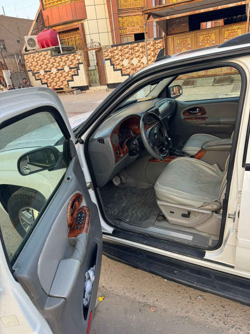 بلايزر مديل 2006 رقم اربيل الدولي فول مواصفات LTZ مكفوله من كلشي ماعده صبغ البنيد جماليه مكينه وكير كفاله تخم تاير حداديه تبريد تتفى جاهزة السعر 105 وبيها مجال العنوان البصره ***********
