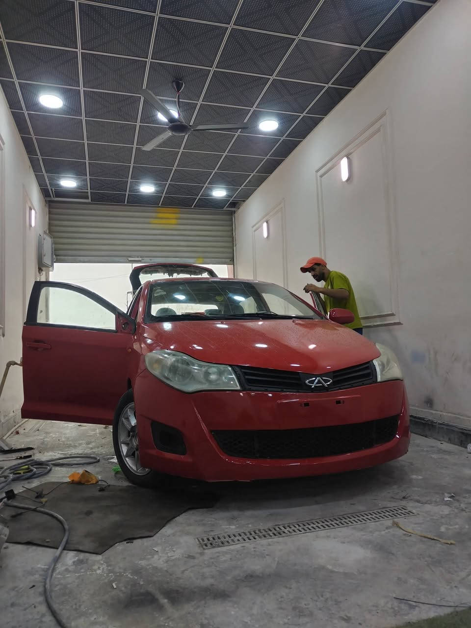 السلام عليكم شيري فلاوين موديل ٢٠١٣ بصره سنويه منتهيه مكفوله ضربه وتبديل مصبوغه عام جماليه مكينه وگير حاويه جدد  تبريد ثلج دواخل بالجيس حداديه طوبه كهربائيات كلها شغاله لايت زنون وشاشه السعر42 وهذا رقمي ***********
