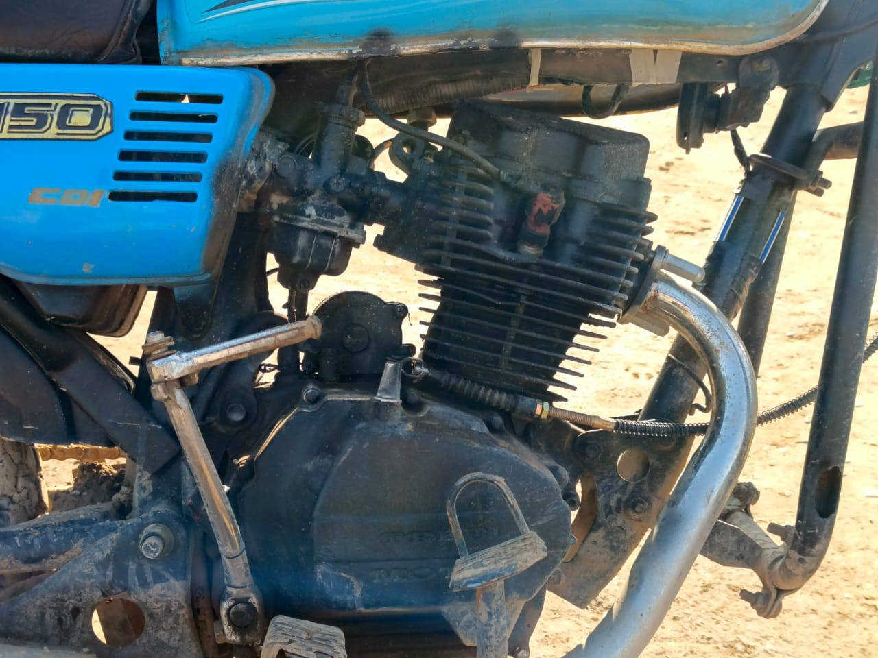 السلام عليكم
ماطور كامل من كلشي بس بي صوت بل محرك 
للمراوس بستوته 
***********
