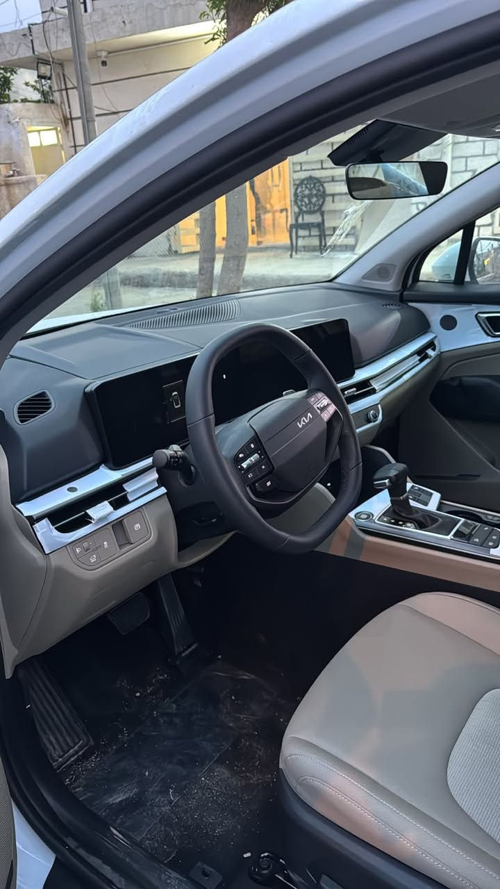 السلام عليكم سبورتج 2026 زيروو
المواصفات. 

بانوراما 
كشنات تدفئة كهرباء
جنطه كهرباء
بصمه 
داخل مخمل وجلد بيجي
وباقي المواصفات المعروفة
للاستفسار
***********
