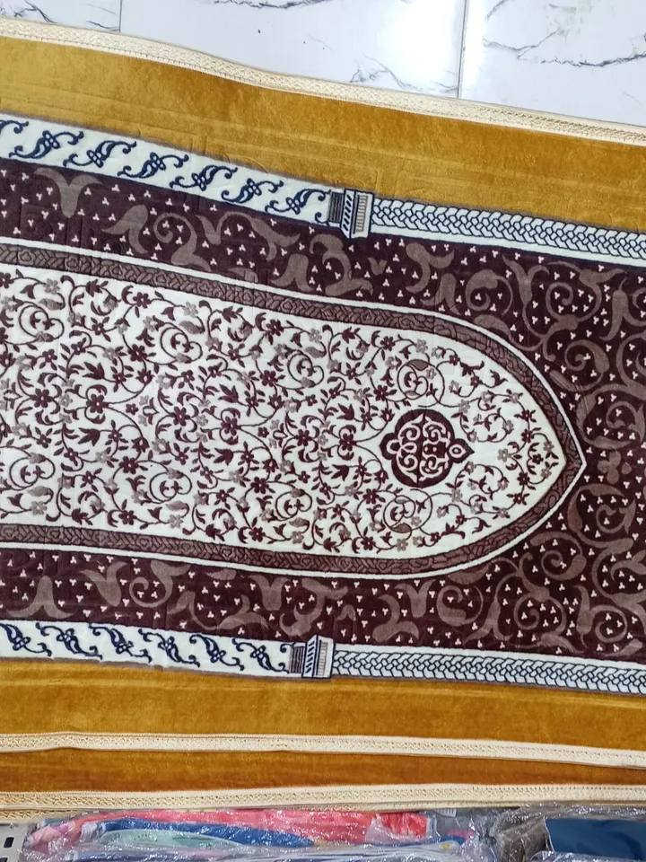 ❤️🔥😍سجادة صلاة حرير حجم كبير جداََ 125* 80 🔥❤️😍
🔥🌹أكثر من لون وأكثر من شكل 🌹🔥
🔥وبسعر : الفين ونص بس 🔥🔥🔥🔥🔥
العنوان : سماوة، حي العمال، مقابل حسينية ام البنين (ع) ✅ مجمع سيد الأسعار للمفروشات والستائر ❤️
ملاحظة : يوجد توصيل جميع المحافظات ✅
للطلب : *********** واتساب

  او: ***********
