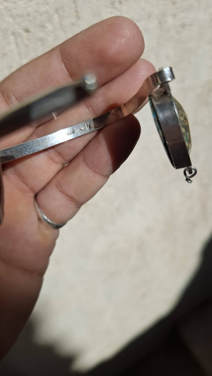 يا الله يا كريم سوار فضه  شابوري قديم 
معه خاتم رضوي شابوري قياس ١٨ ناعم سعرهن ١٢٥ الف مكاني بغداد مدينه الصدر لا يوجد لدي توصيل


**إذا كنت صاحب هذا الإعلان وتريد حذفه لأي سبب، رجاءا أرسل رسالة إلى الدعم الفني**