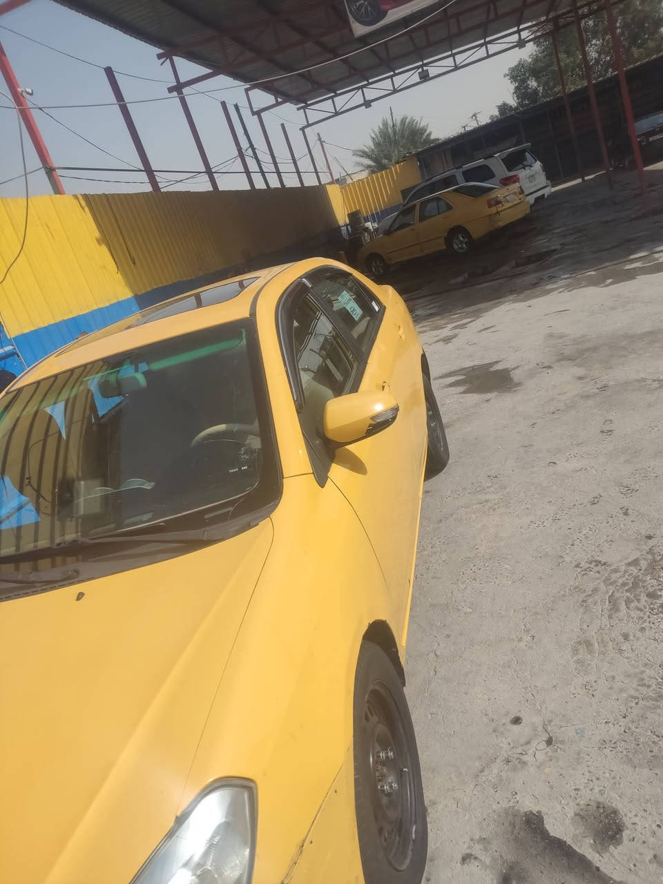 بي واي دي 2014
سياره مكينه وكير خير من الله تبريد وكامله مابيها شي 
بس صدرها تعبان 
مكاني بغداد شرطة رابعه وسريع حي العامل بين شغلي وبيتي يعني بهاي مكانين موجود 
رقمي *********** 
سعرها سيارة 45
