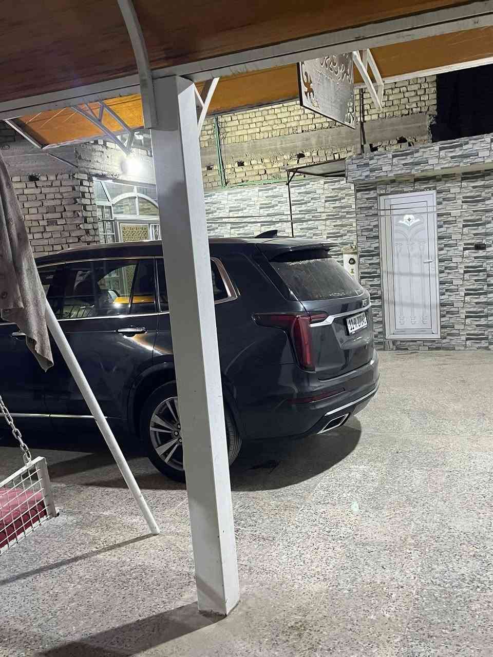 دار للبيع
العنوان البلديات الضباط بجانب الصحفيين على الشارع العام طابو ملك صرف
المساحة في السند 284 المساحة واقع حال 312 
مع تشجير امام البيت. 300 متر
التفاصيل 6 غرف نوم
الطابق الأول يحتوي على استقبال سبعه في اربعة ونص صاله سبعين متر دائري
مطبخ سبعة في اربعة ونص غرفتين نوم اربعة في اربعة الا ربع
ترك على جميع الغرف
صحيات داخل الطابق الارضي صحيات خارجية للخطار 
الطابق العلوي
صاله مع أربع غرف نوم 
مع الصحيات 
السعر 530. وبيها مجال للشراي البيت باسمي للاستفسار اكثر الاتصال على الرقم 
***********
***********
