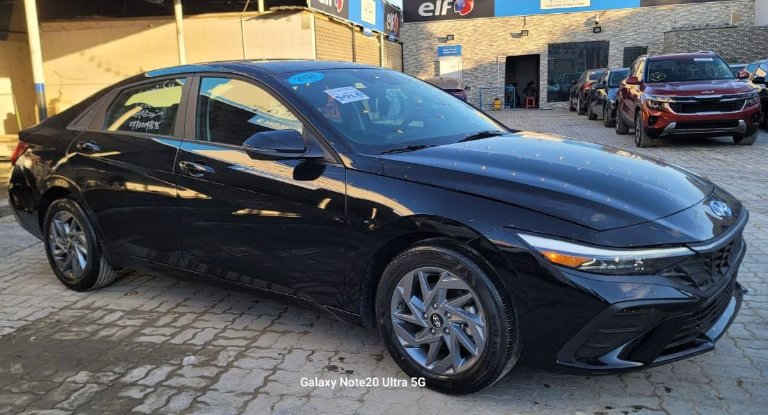 🚨هيونداي النترا 2024 وارد أمريكي 🇺🇸 🚨

🖤 اللون: أسود ملكي
📍 الرقم: بغداد (إنكليزي – لوحة جديدة)
📏 الممشى: 11,000 ميل فقط (يعني تقريباً جديدة)

سيارة بحالة ممتازة جداً، استخدام خفيف جداً، نظافة داخلية وخارجية 👌

⚙️ المواصفات:
✅ محرك 2.0 اقتصادي وقوي بنفس الوقت
✅ أوتوماتيك 6 سرعات
✅ شاشة كبيرة + Apple CarPlay & Android Auto
✅ كاميرا خلفية
✅ مثبت سرعة
✅ تحكم ستيرن
✅ بلوتوث + USB
✅ بصمة تشغيل
✅ جنوط ألمنيوم
❌ بدون فتحة
❌ المرايا ليست شفط

🛡️ أنظمة أمان كاملة (ABS – مانع انزلاق – ثبات إلكتروني – وسائد هوائية متعددة)

🔥 سيارة شكل جديد 2024
🔥 صرفية قليلة جداً
🔥 جاهزة للاستخدام فوراً وبدون أي مصاريف

💰 السعر مناسب وقابل للتفاوض 

📞 للاستفسار خاص أو اتصال
***********
