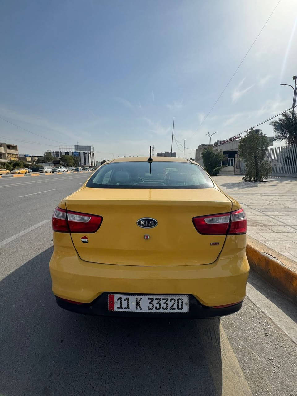 *********** مكلف بالنشر 
السلام عليكم كيا ريو 2017 
رقم بغداد سنوية وهزه جديدة بأسمي 
سيارة نضيفه كلشي موضح بالسونار 
مكينه وكير جدد 
للبيع فقط السعر 82 وبيها مجال بسيط 
مكاني بغداد الشعب
