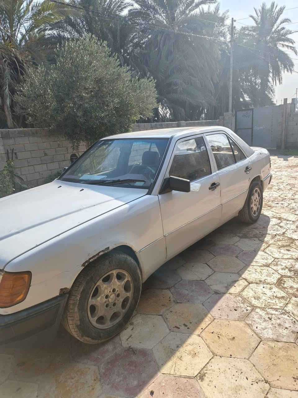 للبيع موديل ٨٨
سعر ٤٤
*********** ديوانية دغاره
محرك ملكه مكفول محرك وكير
