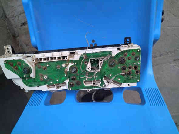 عينه سيدان  يسره شغاله للبيع السعر75/رقم***********
